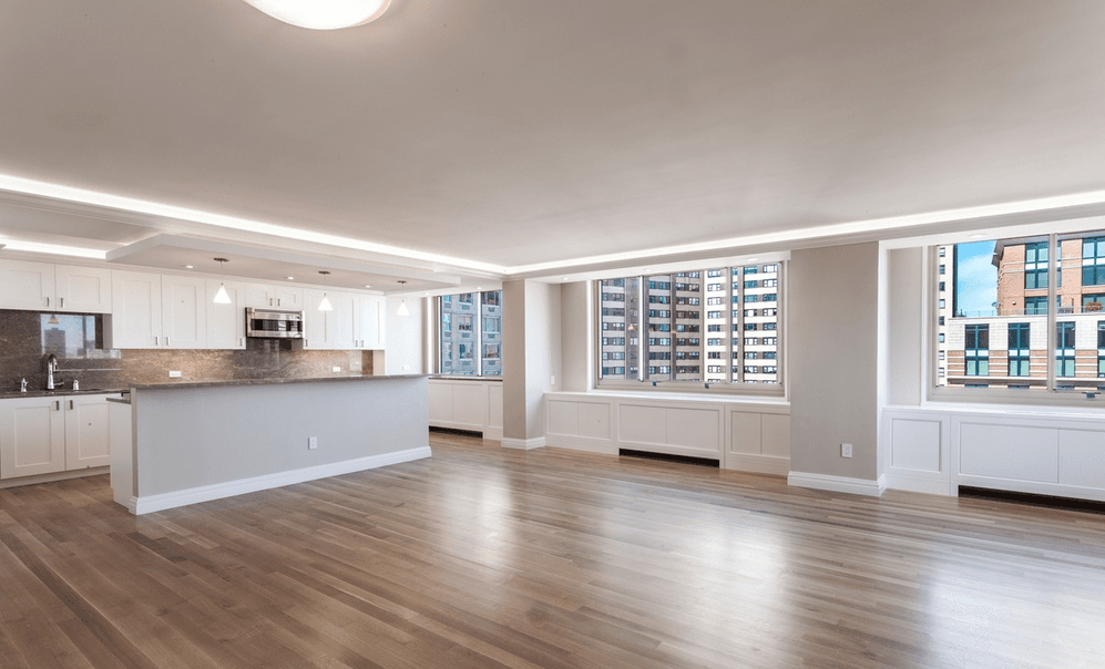 Beautiful 3beds/3.5baths in UWS with high end stainless steel appliances & washer/dryer in unit.