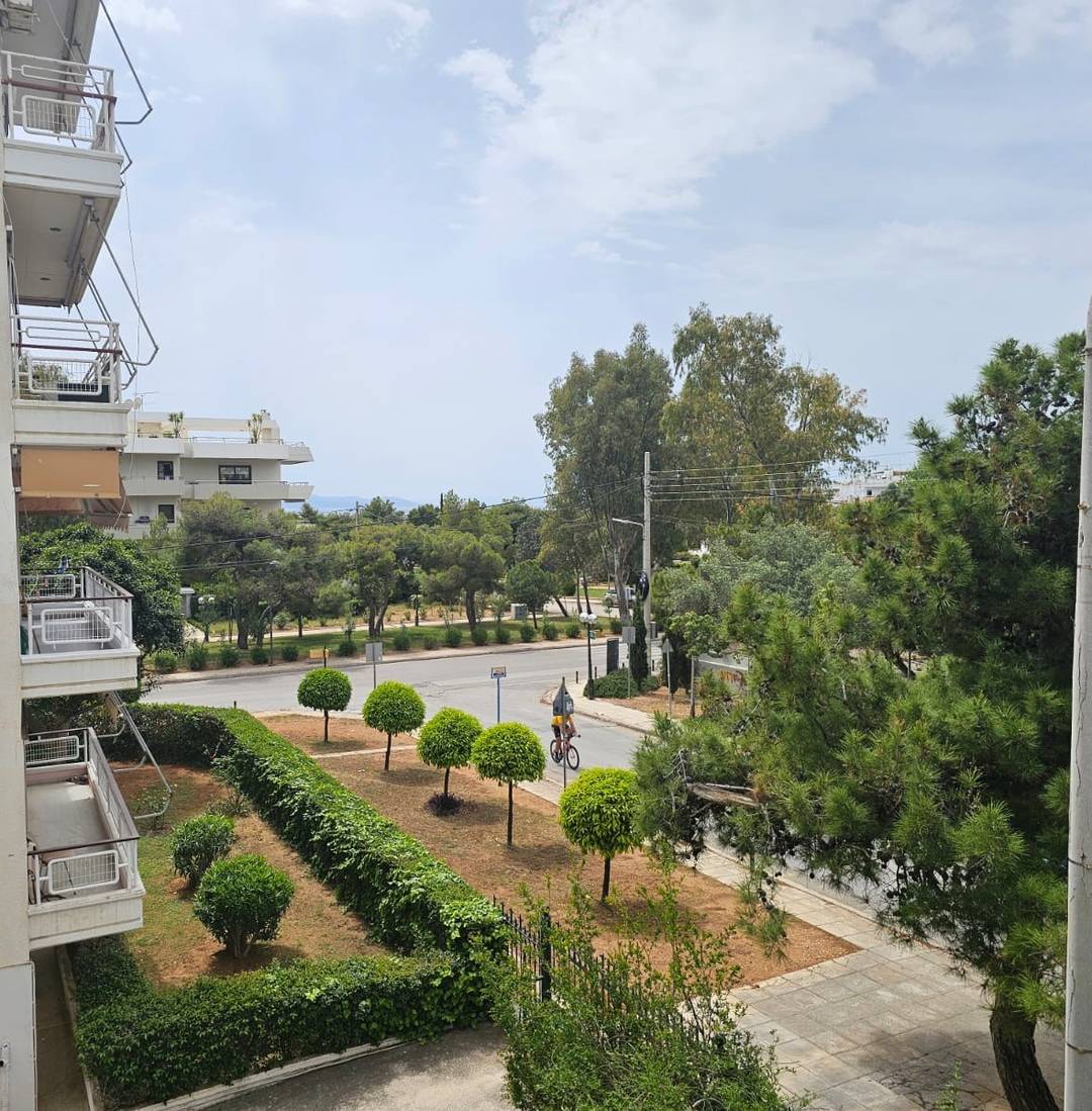 Charming 2nd Floor Apartment, Voula