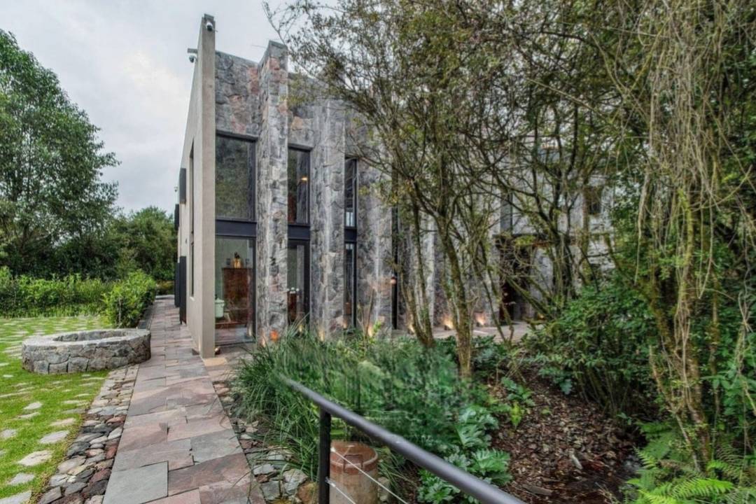 Luxury Home for Sale in Valle Santa Ana, Valle de Bravo