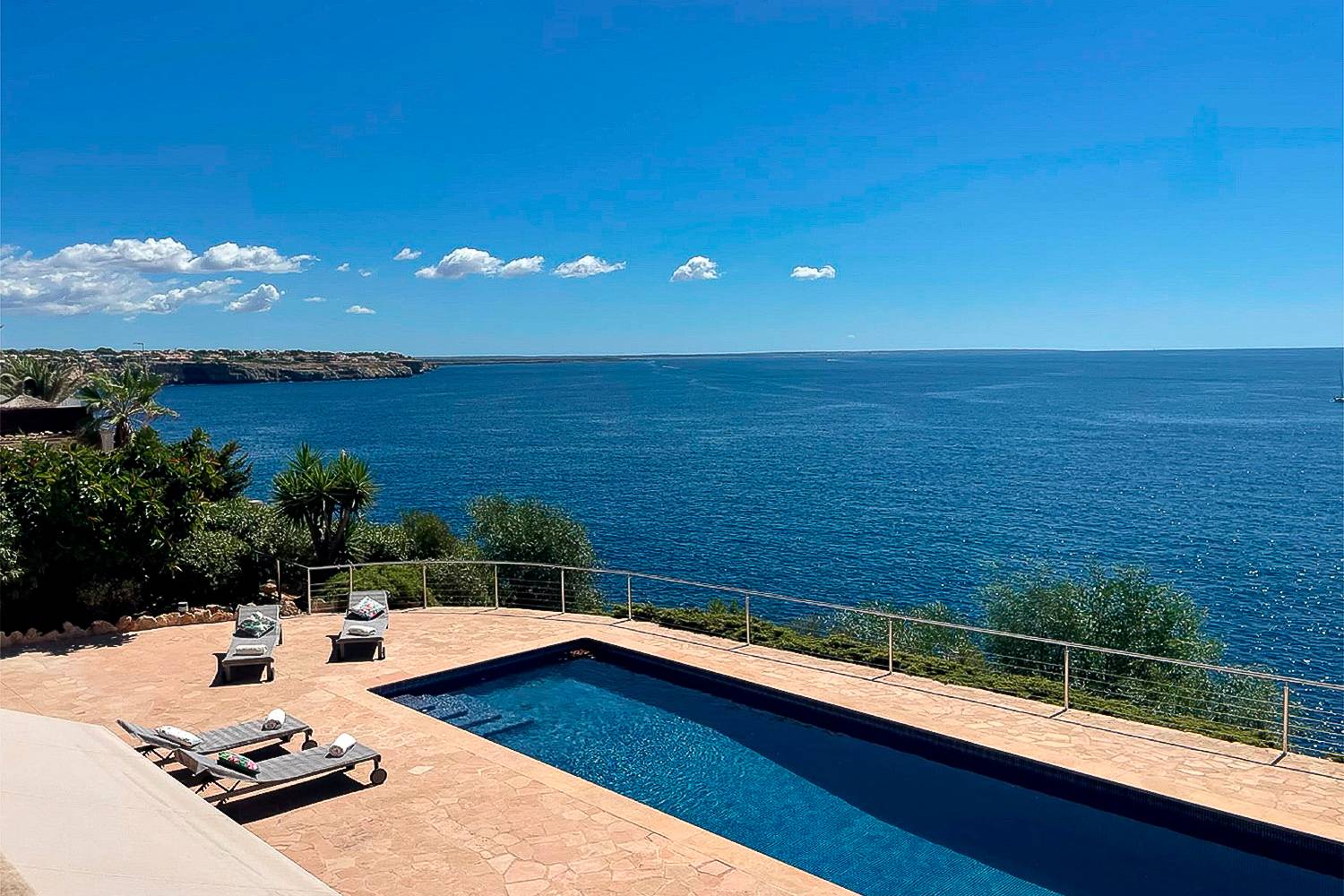 MALLORCA FRONTLINE VILLA
