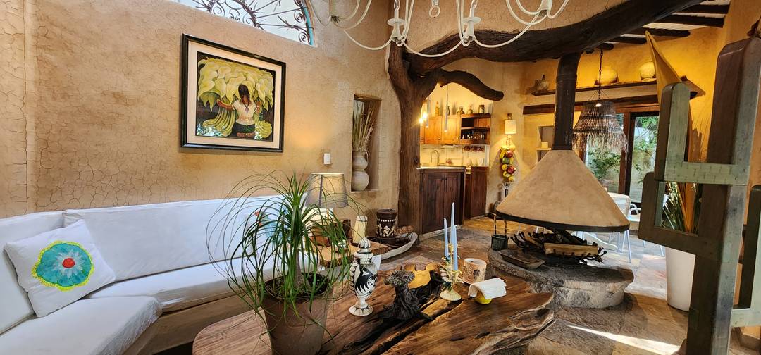 HOUSE FOR SALE IN VALLE DE BRAVO