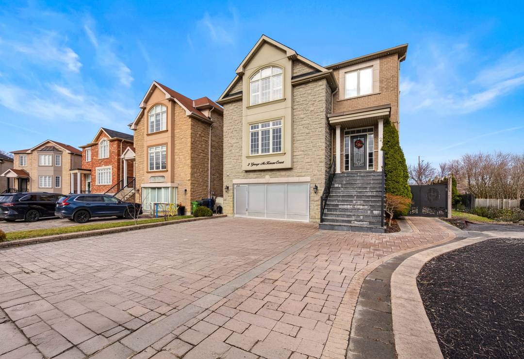 3-storey Detached Home in the Heart of Humberlea-Pelmo Park