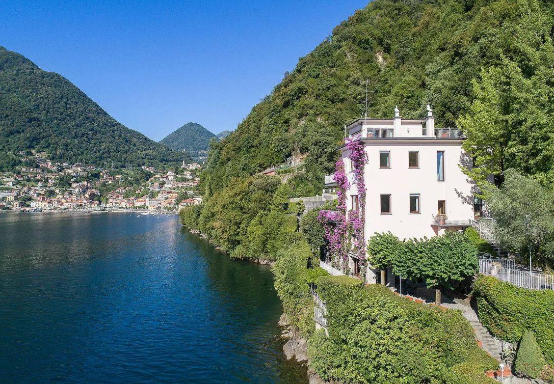 WATERFRONT VILLA | ARGEGNO LAKE COMO