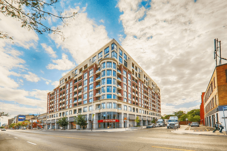 1+1 Condo In Toronto's Most Sought After Neighbourhood's