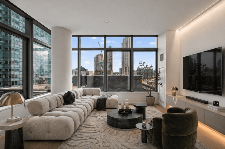 Skyline Tower #629