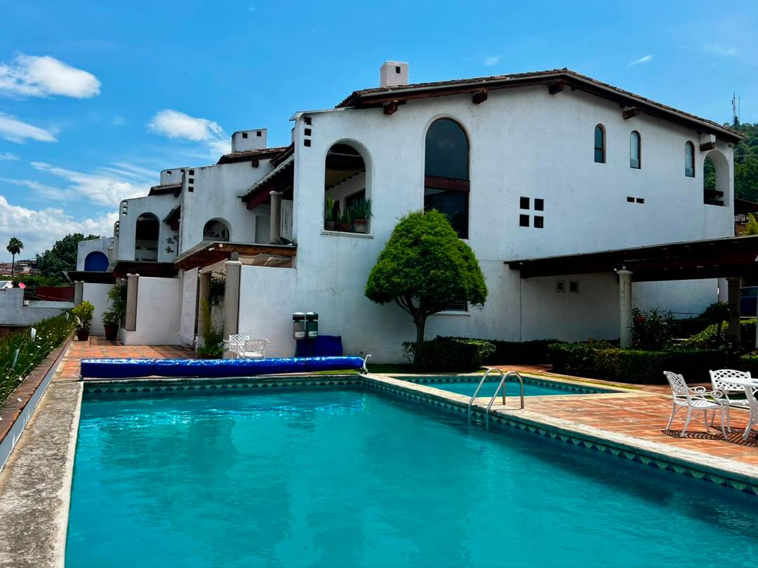 Townhouse with lake view in the heart of Valle de Bravo