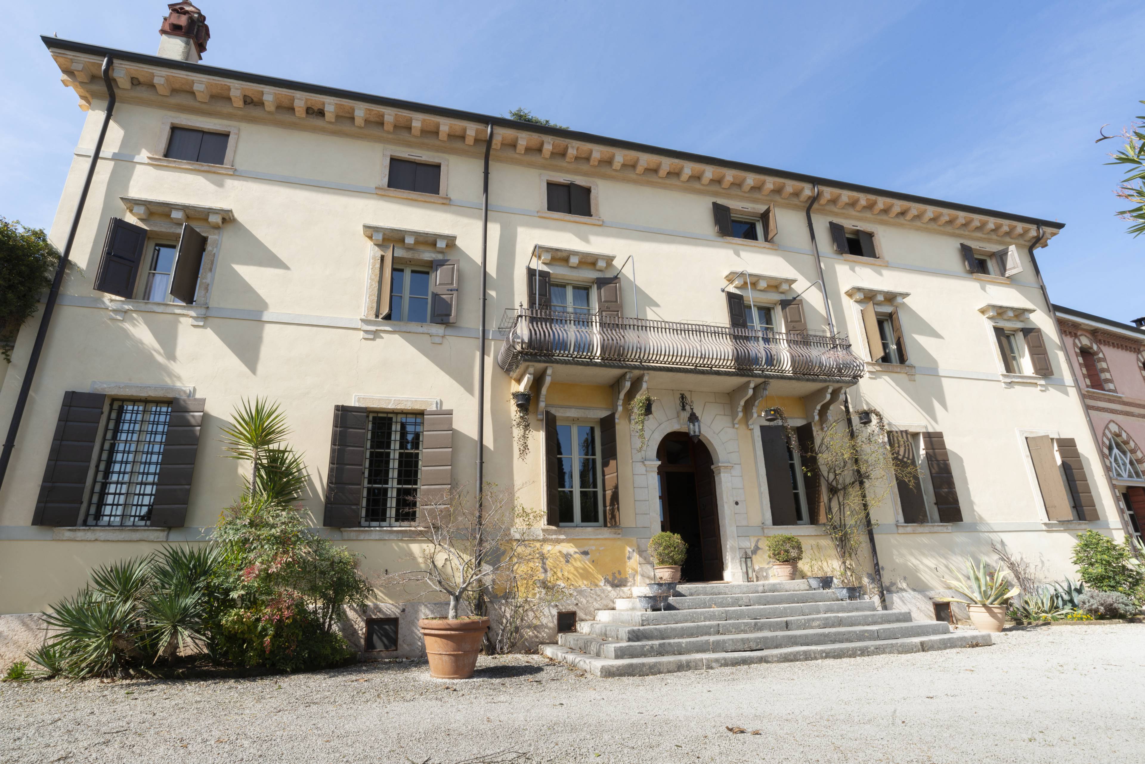 Venetian Villa perfectly restored near Verona