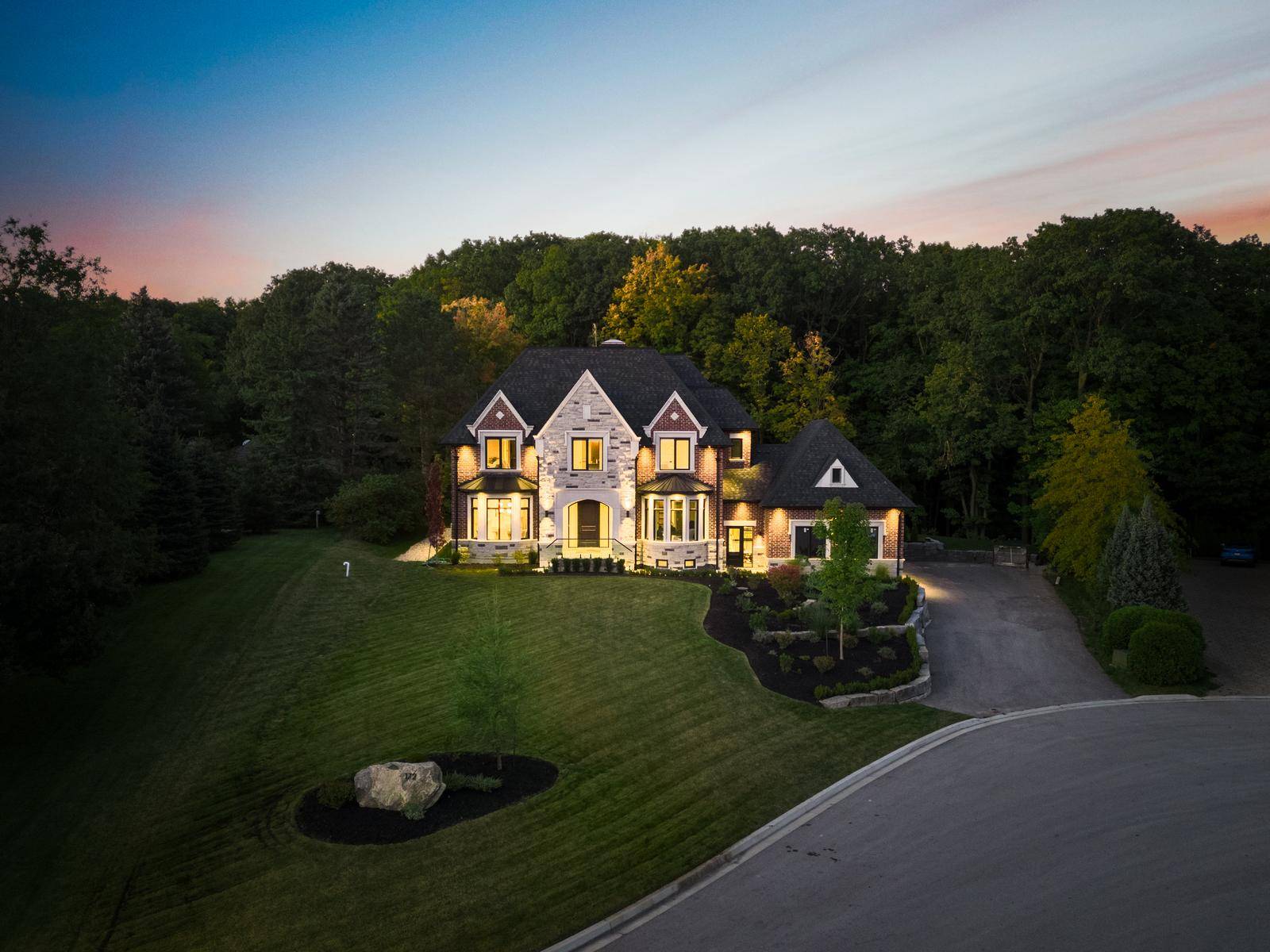 2 Acres Nestled in the Exclusive Nobleton Lakes Golf Club