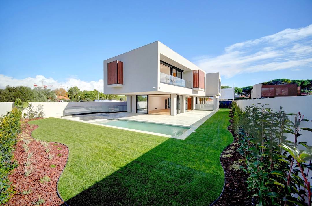 Cascais Living | 5 Bedrooms | Pool | Gym & Spa | Elevator | Close To International Schools