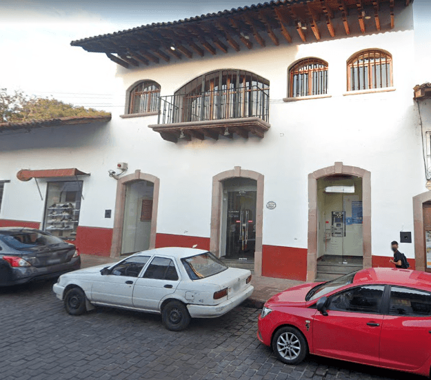 COMMERCIAL PROPERTY FOR SALE IN THE HISTORIC CENTER OF VALLE DE BRAVO