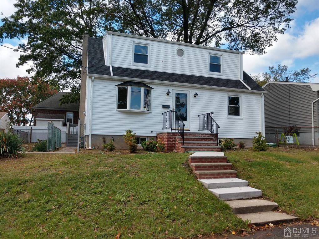 27 Woodview Ave, Fords, NJ 08863