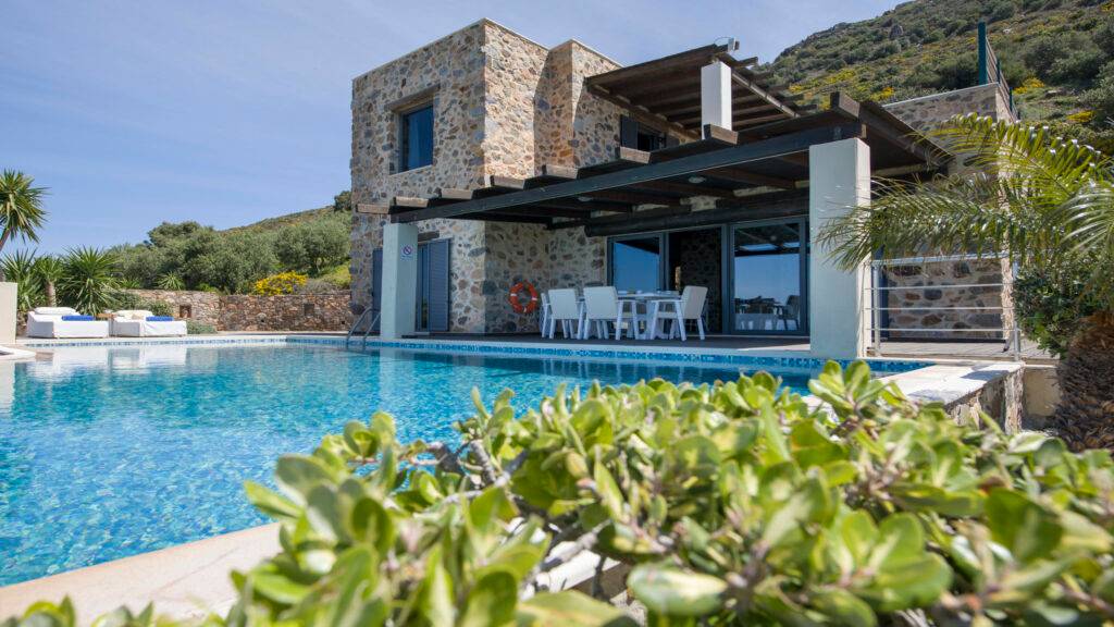 Magnificent villa built on a panoramic  hill