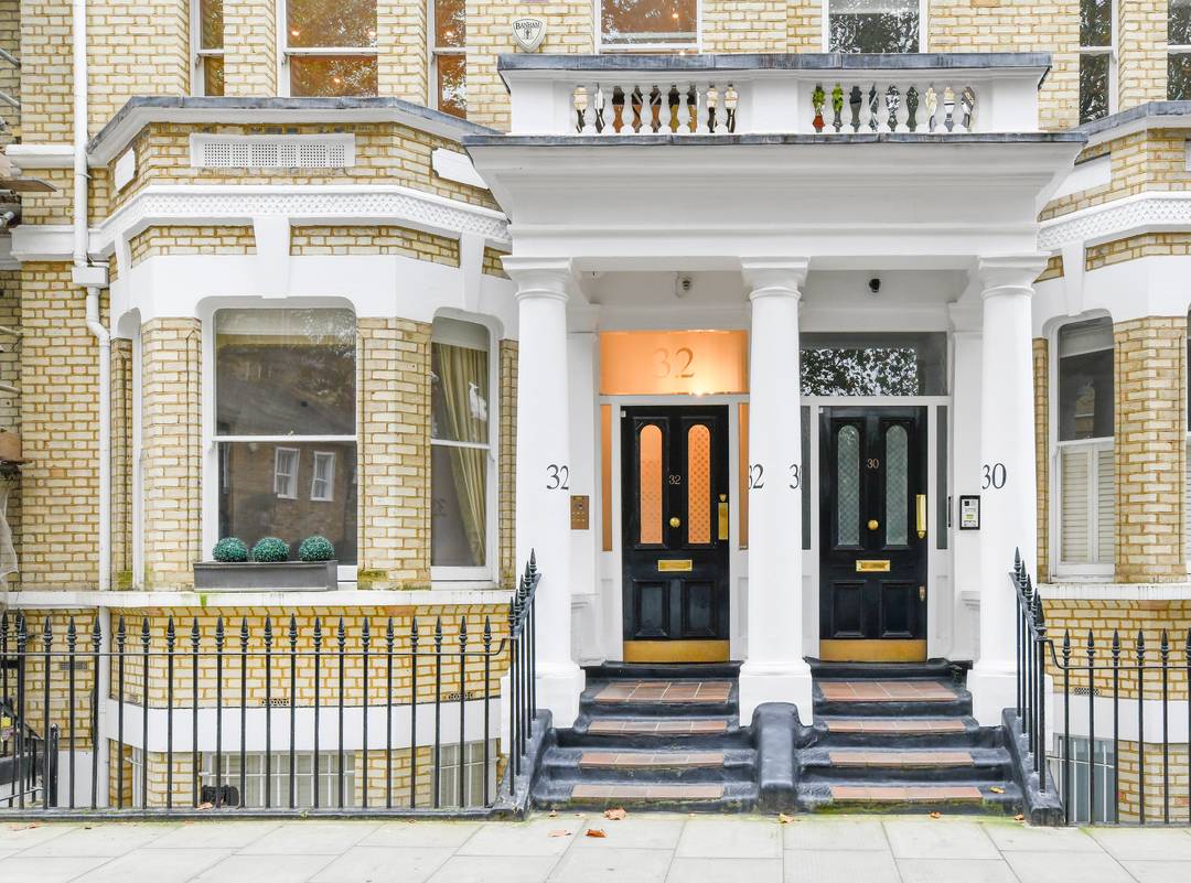 Charming two-bedroom apartment on a quiet white-stucco fronted street in prime Chelsea just off the trendy and historic King’s Road, SW3