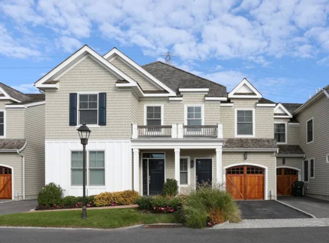 Beautiful Spacious Condo