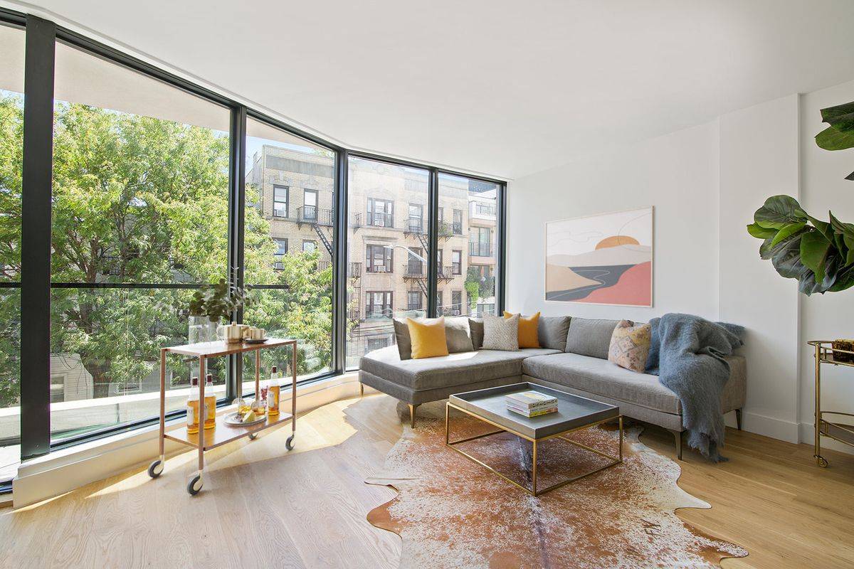 STUNNING TWO BEDROOM WITH OUTDOOR SPACE