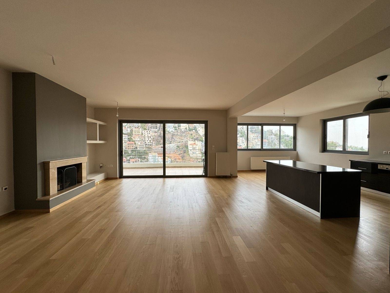 P A N O R A M A  Voula  210 Sqm 2-Level Maisonette