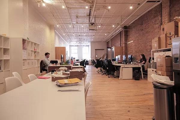 MASSIVE 3500 SQ FT OPEN LIVE/WORK LOFT
