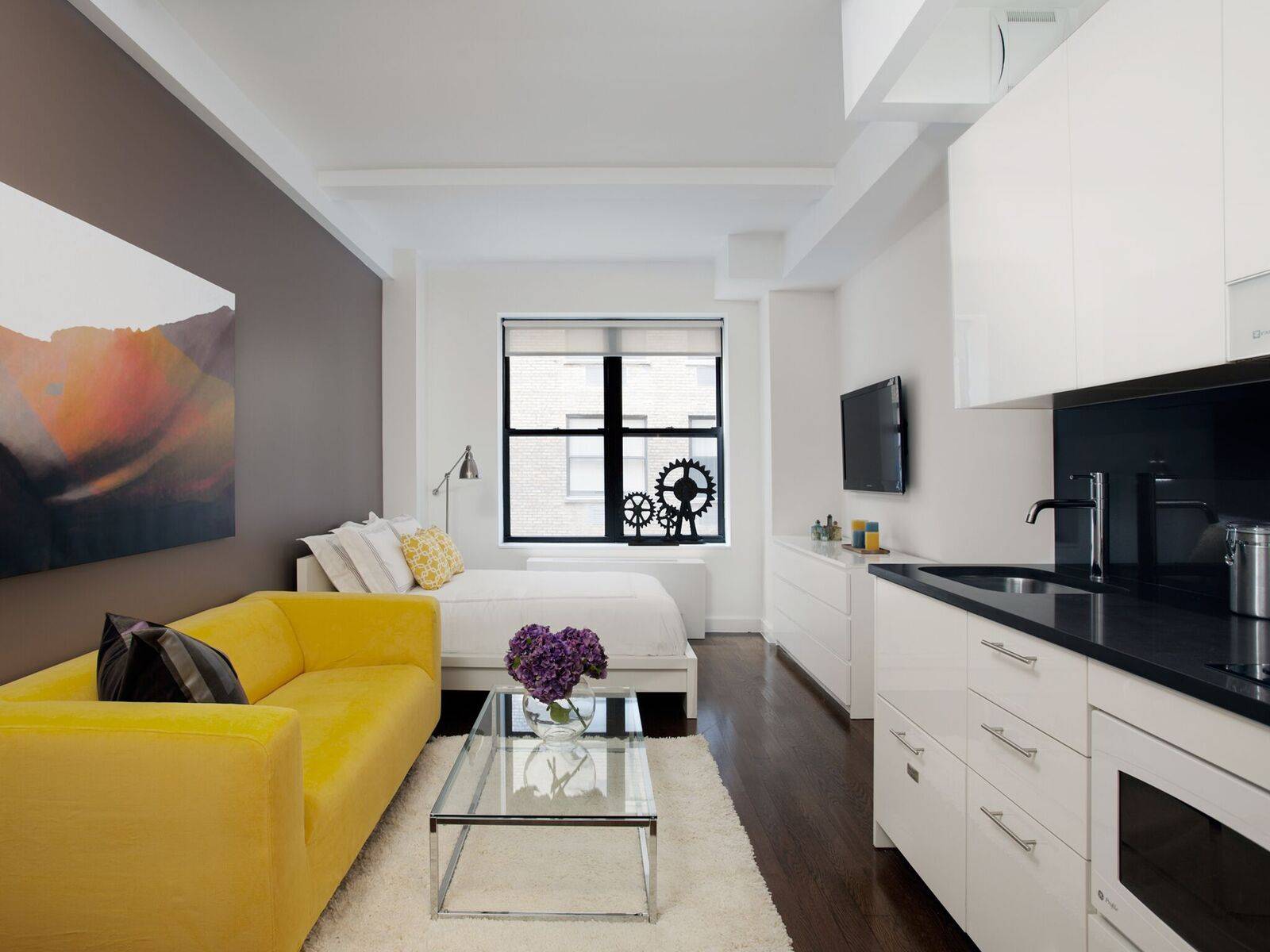 No Fee, Corner Studio Apartment in Upper West Side Concierge Building