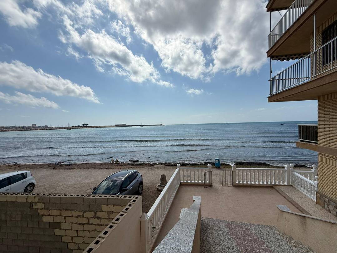 INCREDIBLE RENOVATED 3 BEDROOM APARTMENT ON THE FIRST LINE OF LOS NÁUFRAGOS BEACH!!