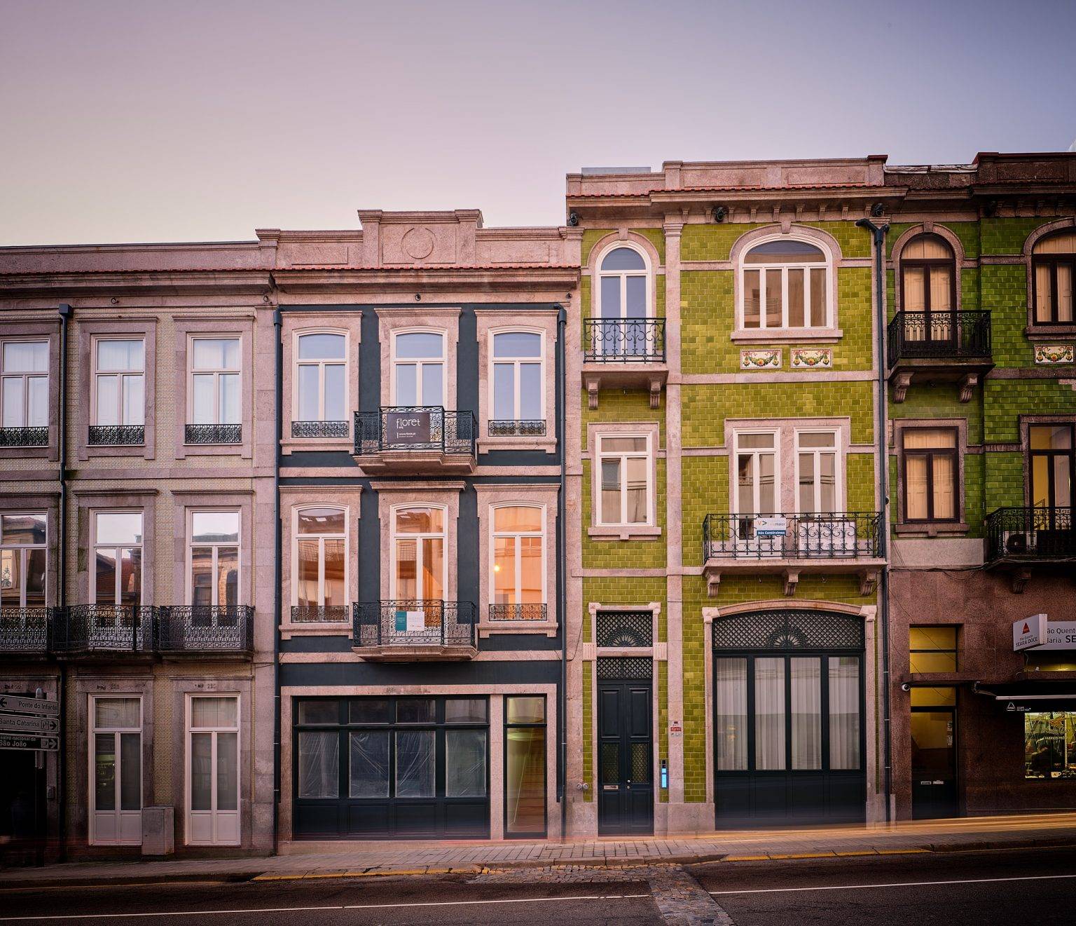 Unit L - 1 +1 bedroom apartment - Residential building located in the center of the city of Porto, Portugal.
