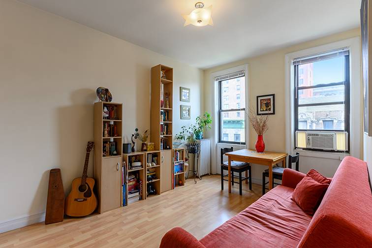 NO FEE. Charming furnished 1 Bedroom rental on Upper West Side