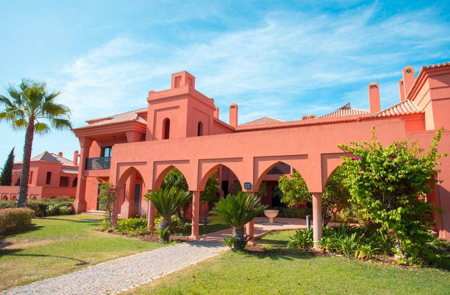 Modern 3 Bedroom Duplex Apartment | Amendoeira Golf Resort | Permanent Holiday Feeling