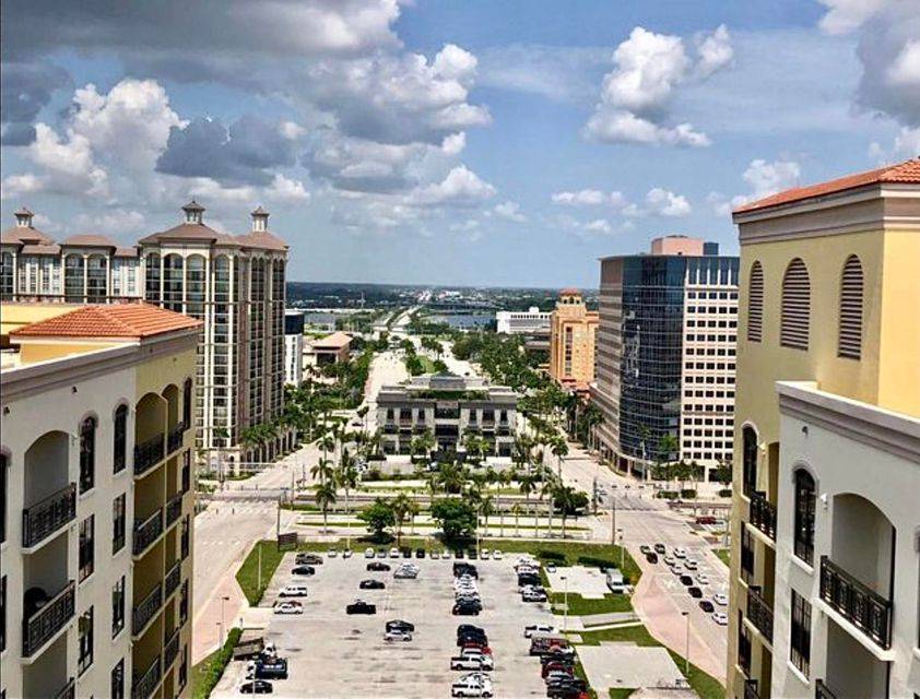LUXURY, LOCATION 1/1 IN DOWNTOWN WPB