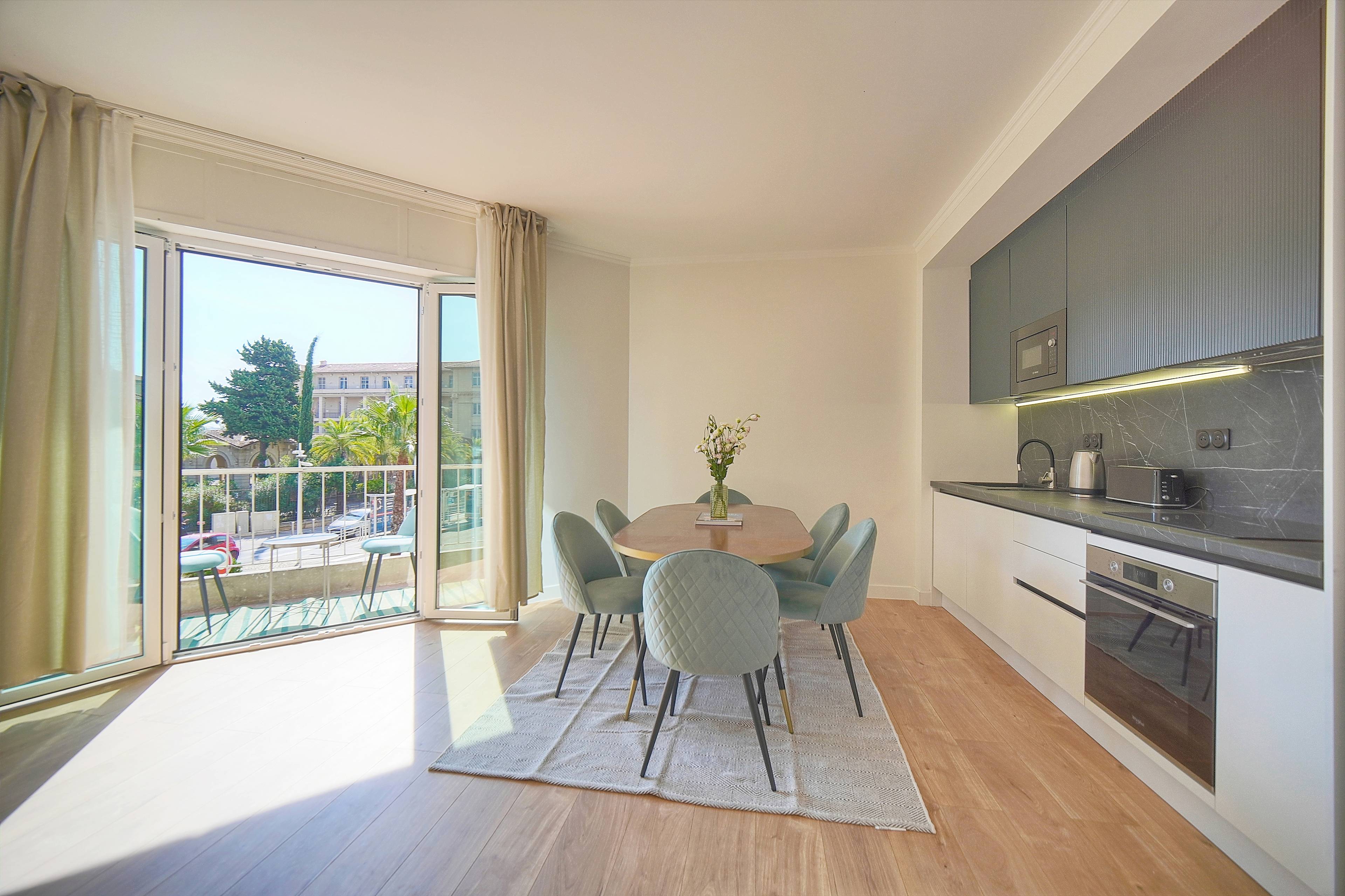Carnot District-Fully Renovated Family Apartment
