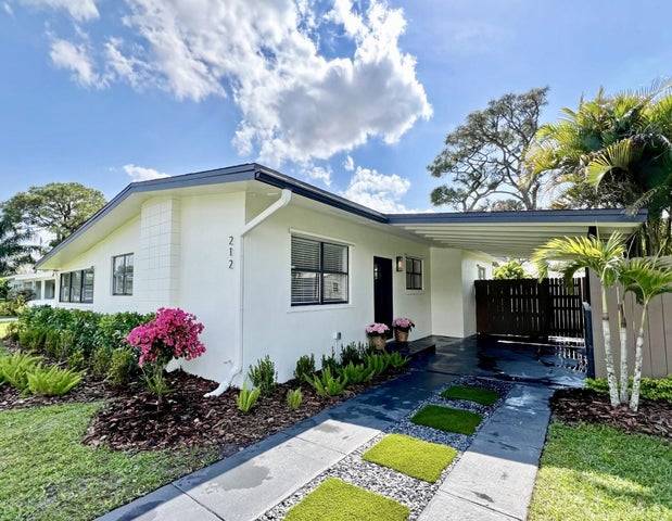 Renovated 3/2 MCM Single Family in PSL