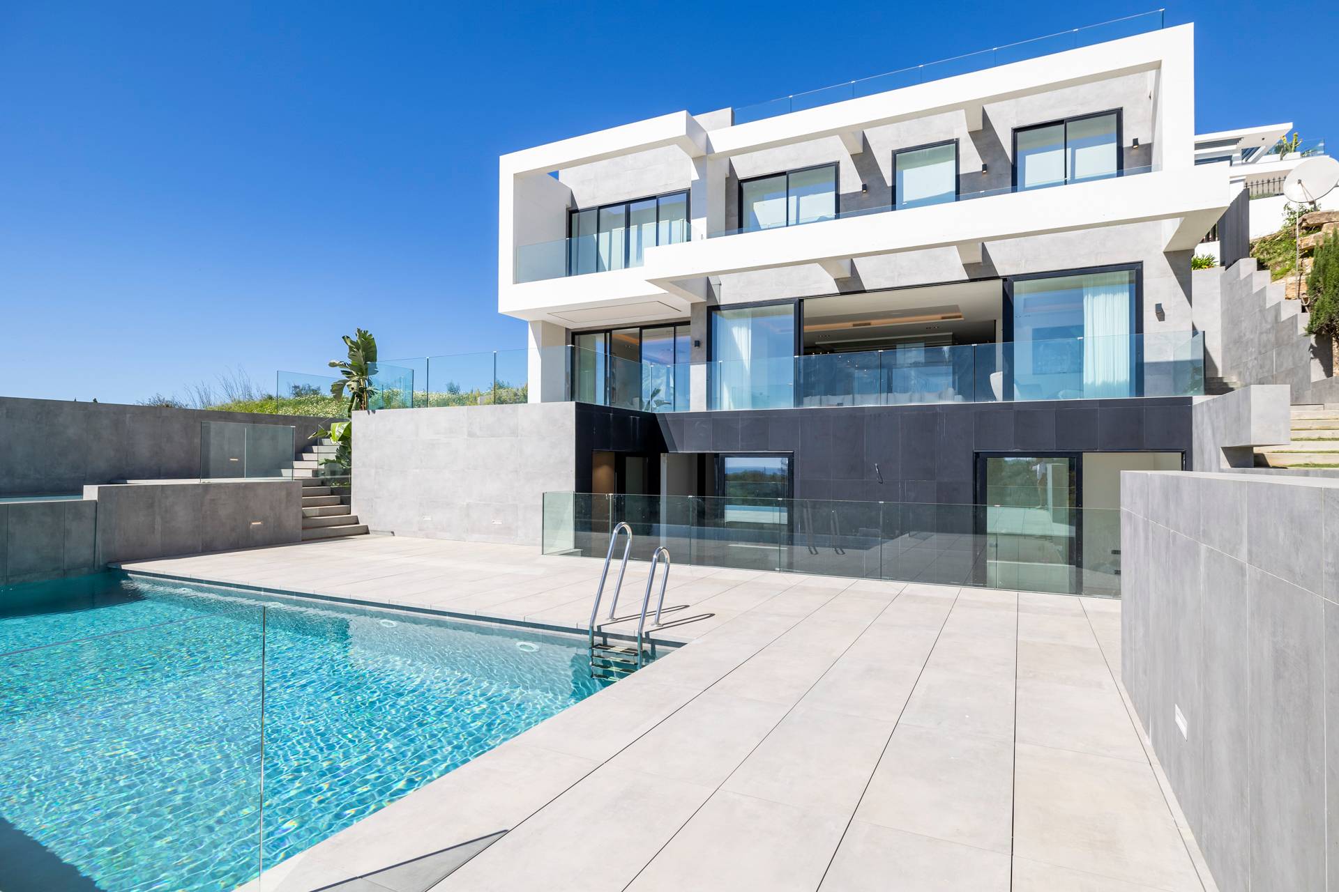 MODERN VILLA in LOS FLAMINGOS (Benahavis)