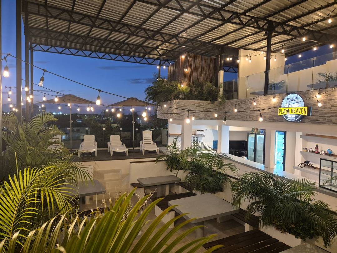 PLAYA HEAVEN ROOFTOP HOSTAL