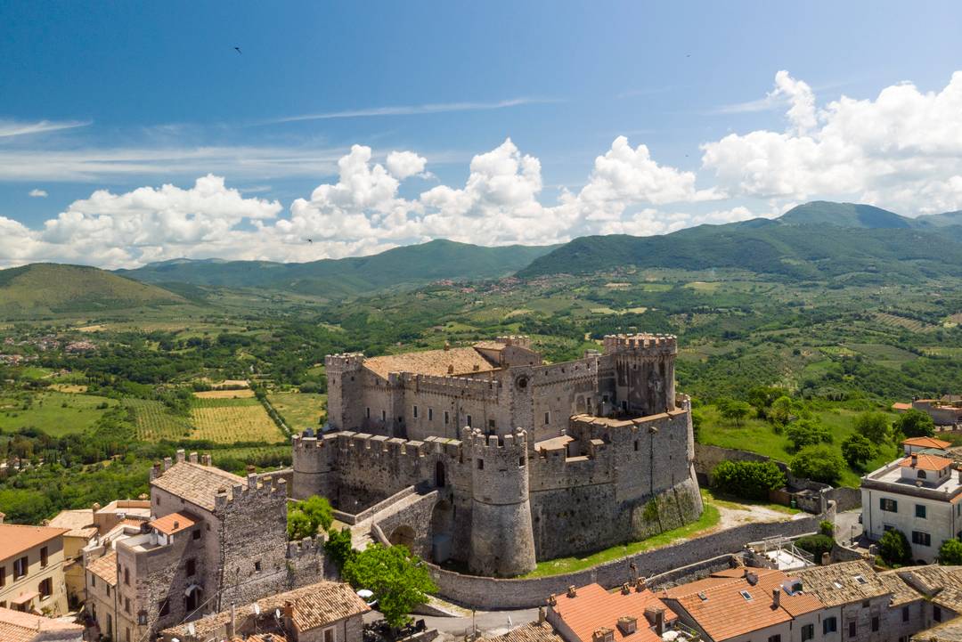 Medieval 11th century castle & 5***** hotel near Rome