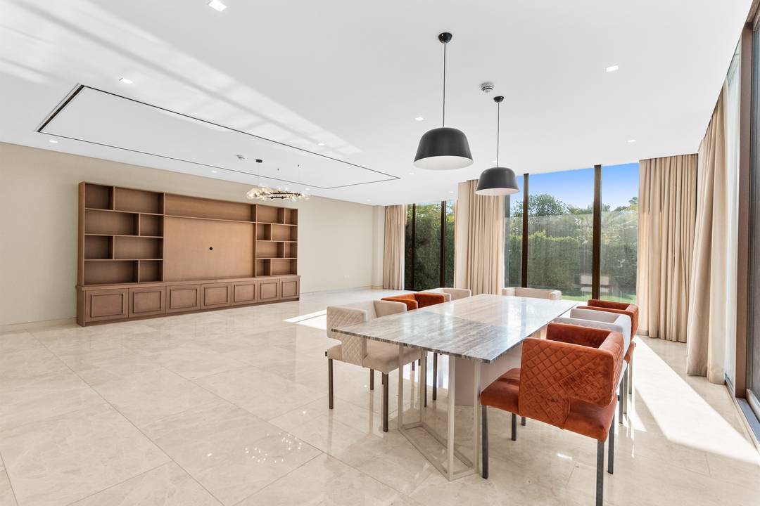 Dubai Luxury Island Living | Premium Waterfront Rental Opportunity | 5BR Villa with Burj Khalifa and Sea View | Available Now