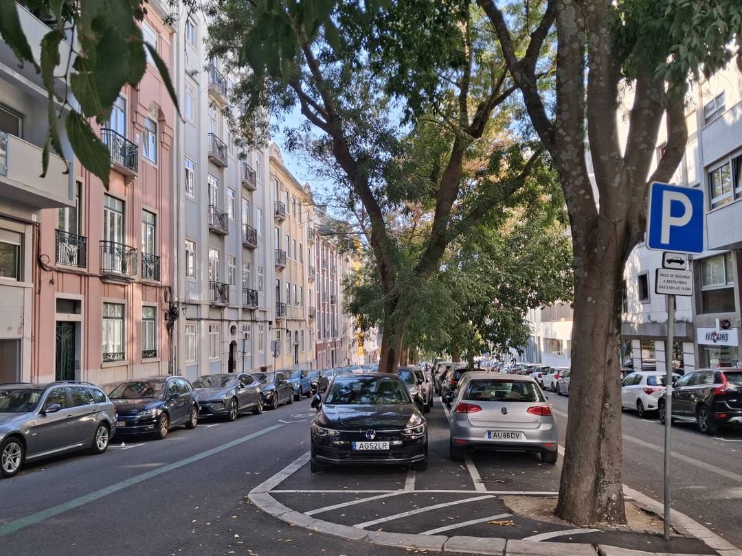 Apartamento T5 em Zona Calma e Privilegiada de Lisboa | Avenidas Novas