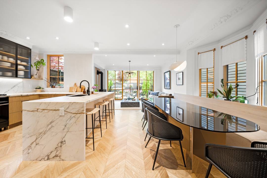 Fully Furnished Rental in the Beaches