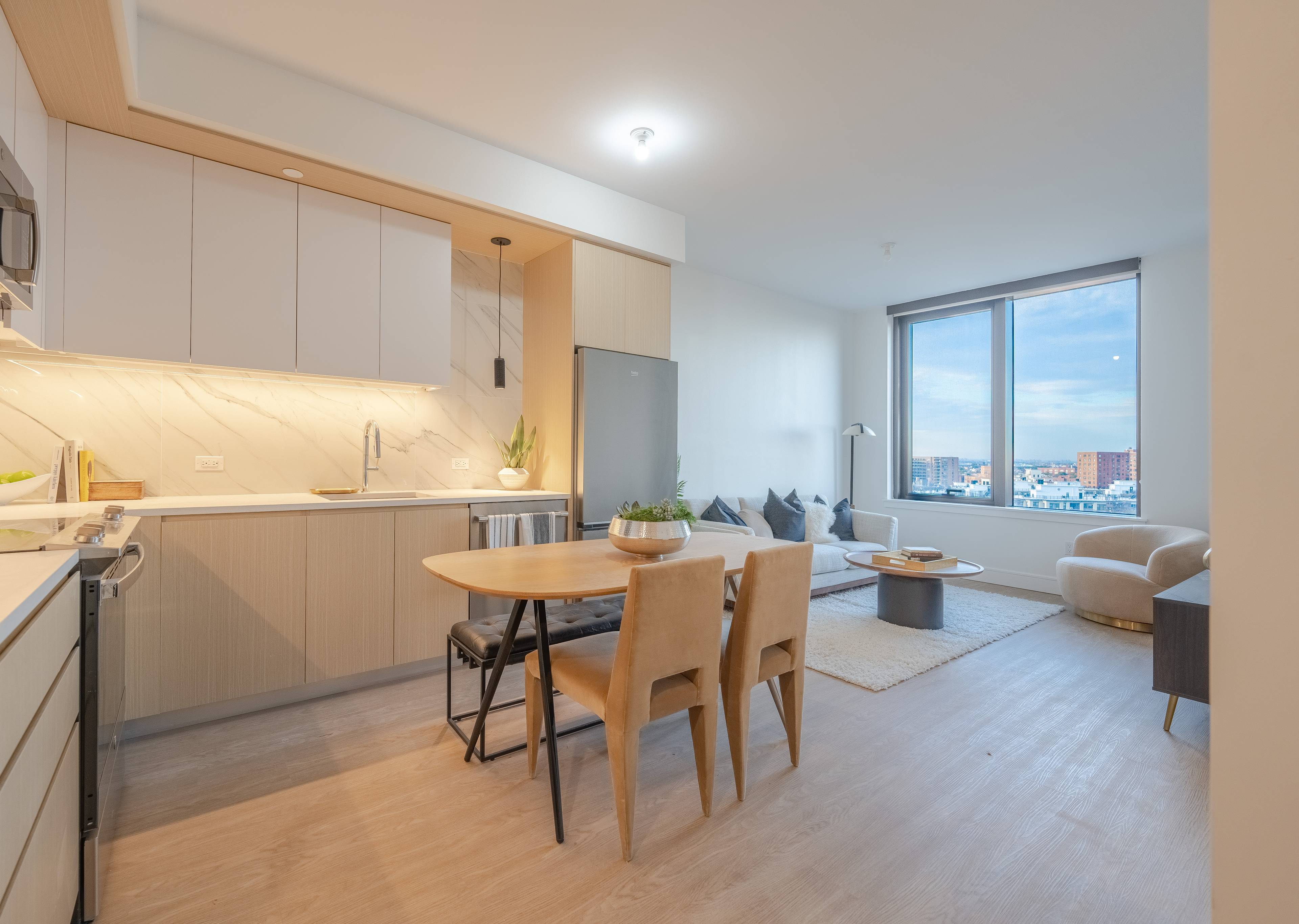 VISTA65: NEW DEVELOPMENT LUXURY RENTAL TOWER WITH FULL -SERVICE AMENITIES