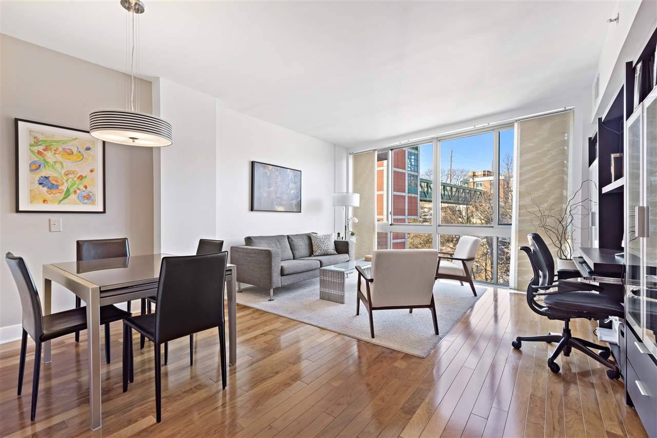 Oversized Highly Desirable 1 Bedroom Residence with Dramatic Floor to Ceiling Windows