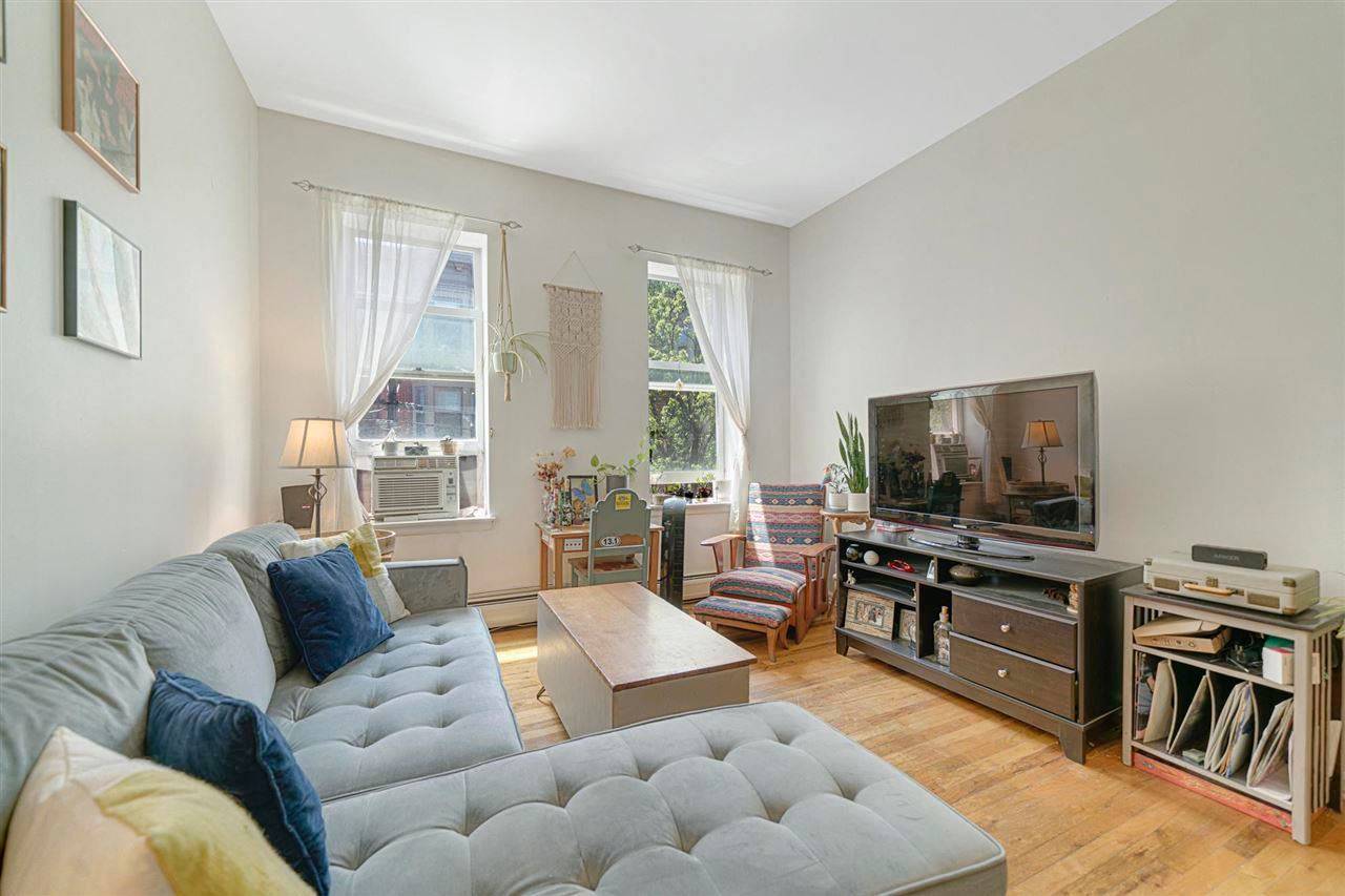 Sunny South Facing One Bedroom Condominium in Heart of Downtown Jersey City