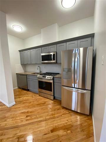 Completely Renovated 2 bed/ 1 bath in the Heights!