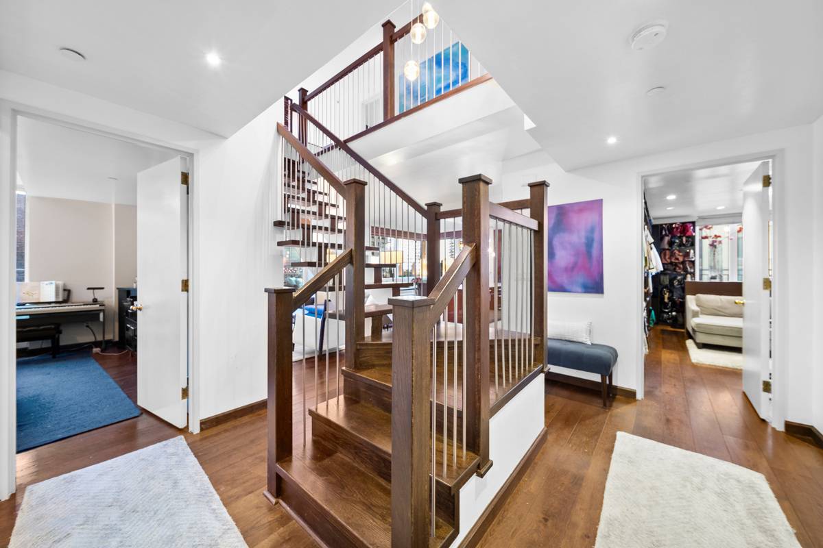 220 Riverside Blvd. Residence 6E/7E New York, NY 10069