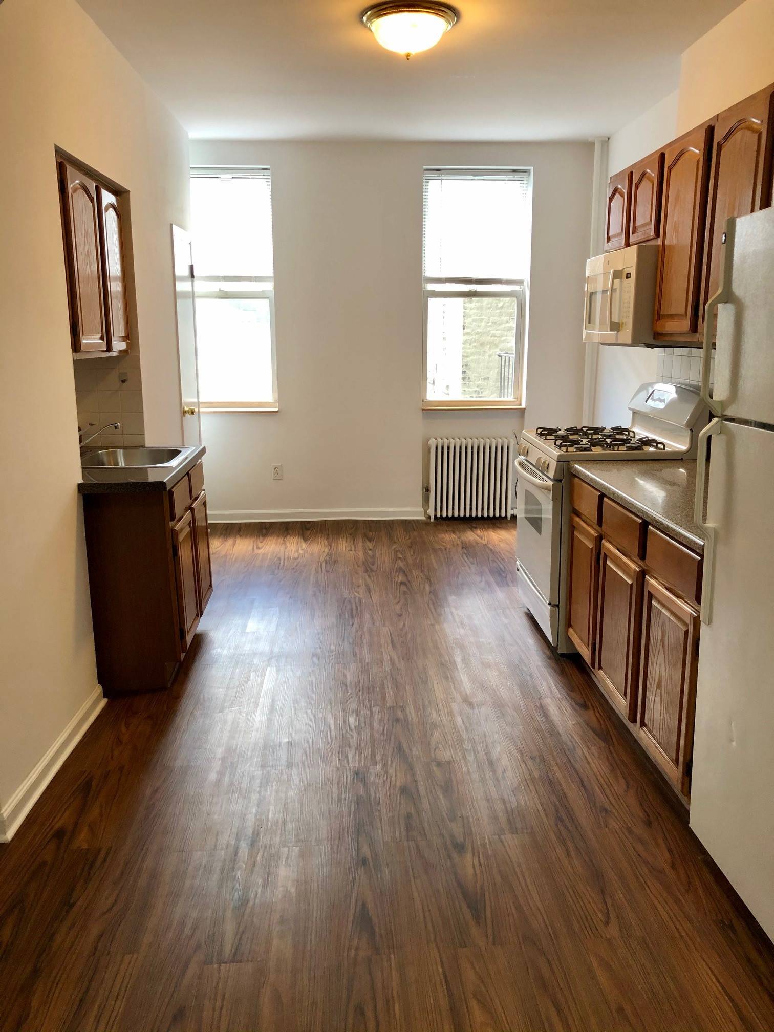 Amazing 1 Bedroom with Home Office on Trendy Franklin Street - Greenpoint Waterfront!!