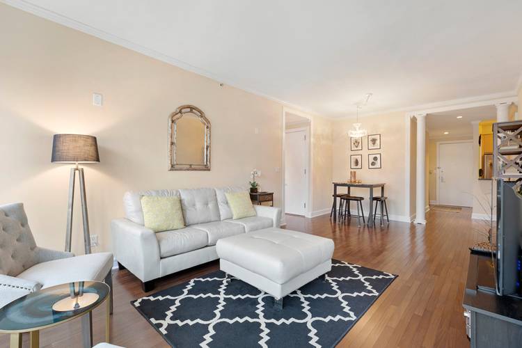 Spacious One Bedroom Apartment at 120 Riverside Boulevard for Sale!