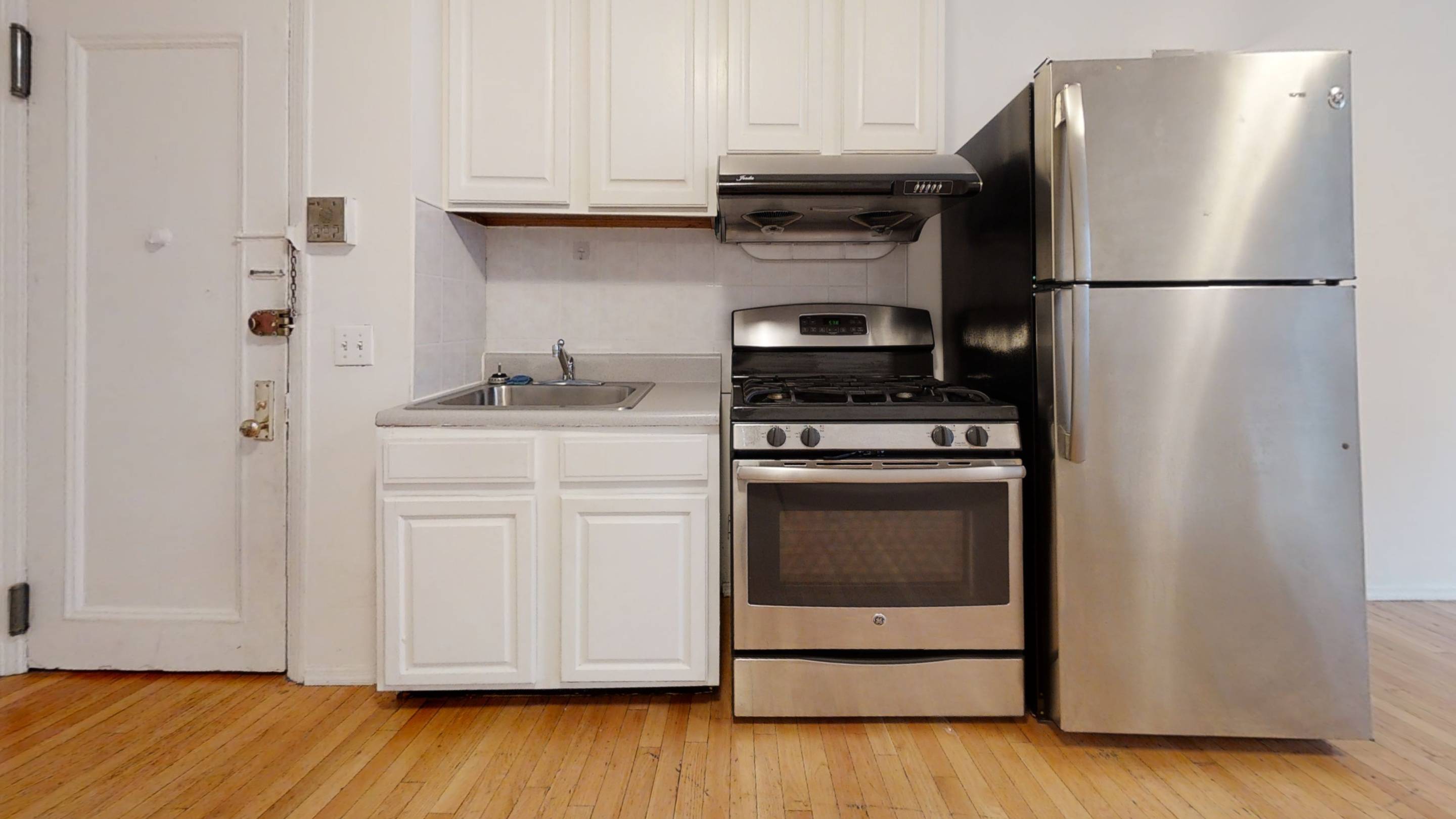 NO FEE & FREE RENT! Beautiful 1 Bedroom Apartment in the heart of NoLita!
