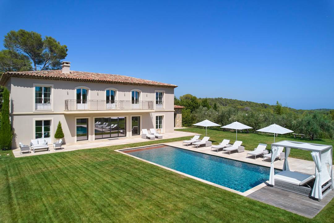 Magnificent Bastide in a Prestigious Mougins Neighborhood
