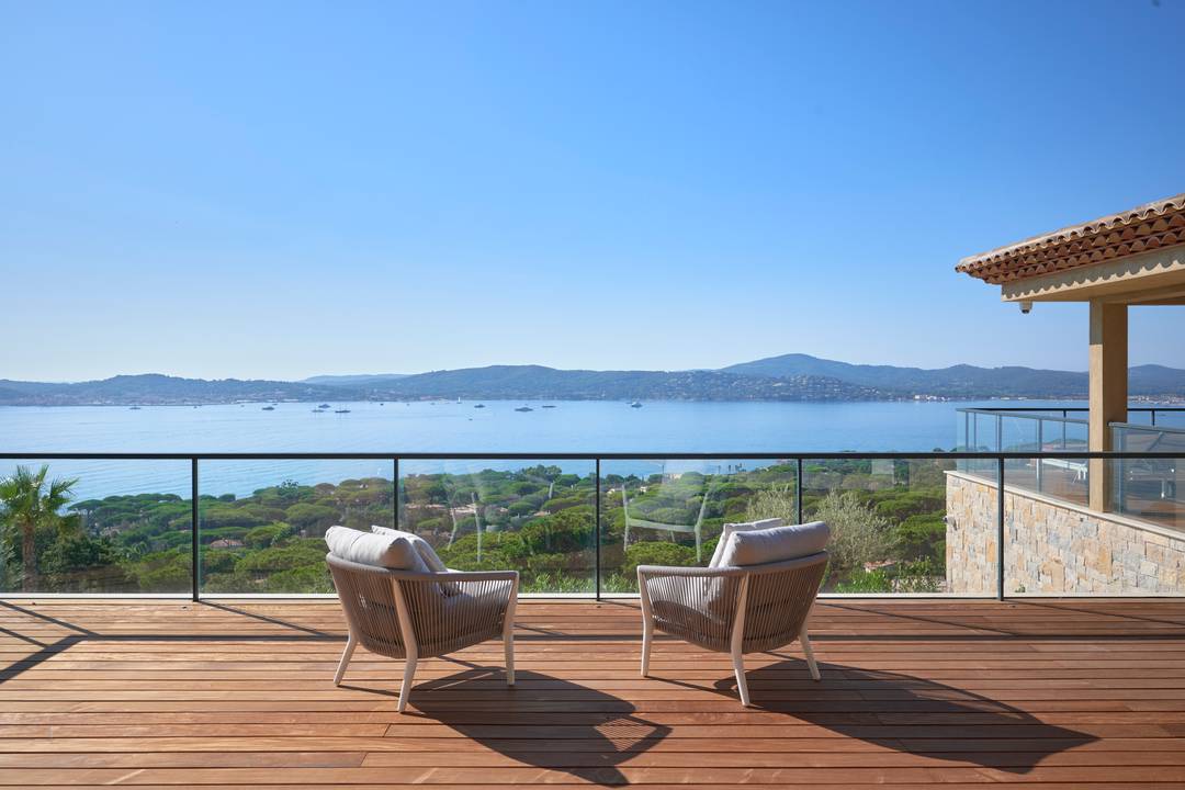 Grimaud Villa with Jaw-Dropping Sea Views & Luxe Amenities