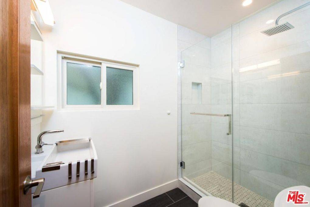 2341 Beach Ave, Venice, Ca 90291