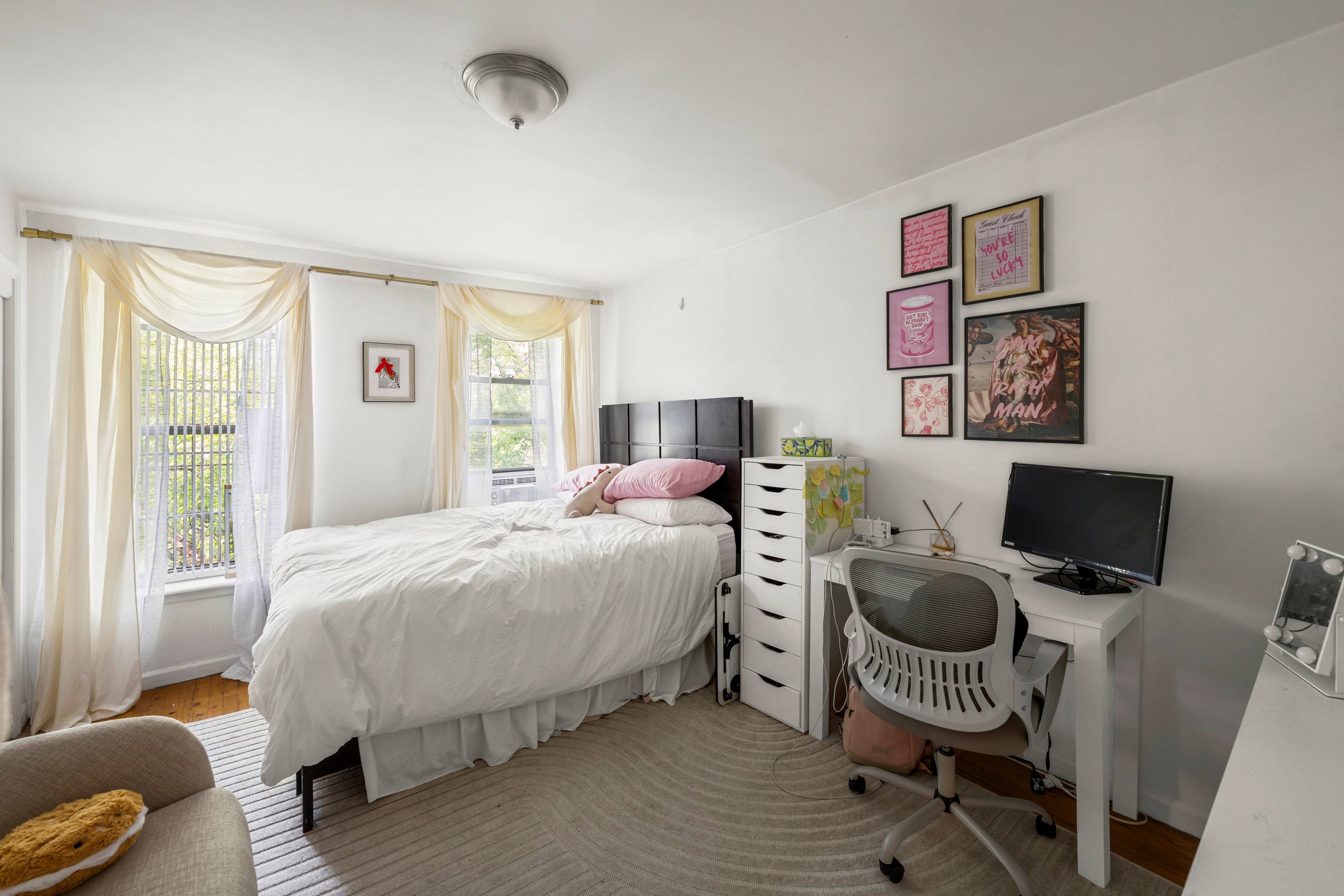 Renovated spacious 2BR in East Village!