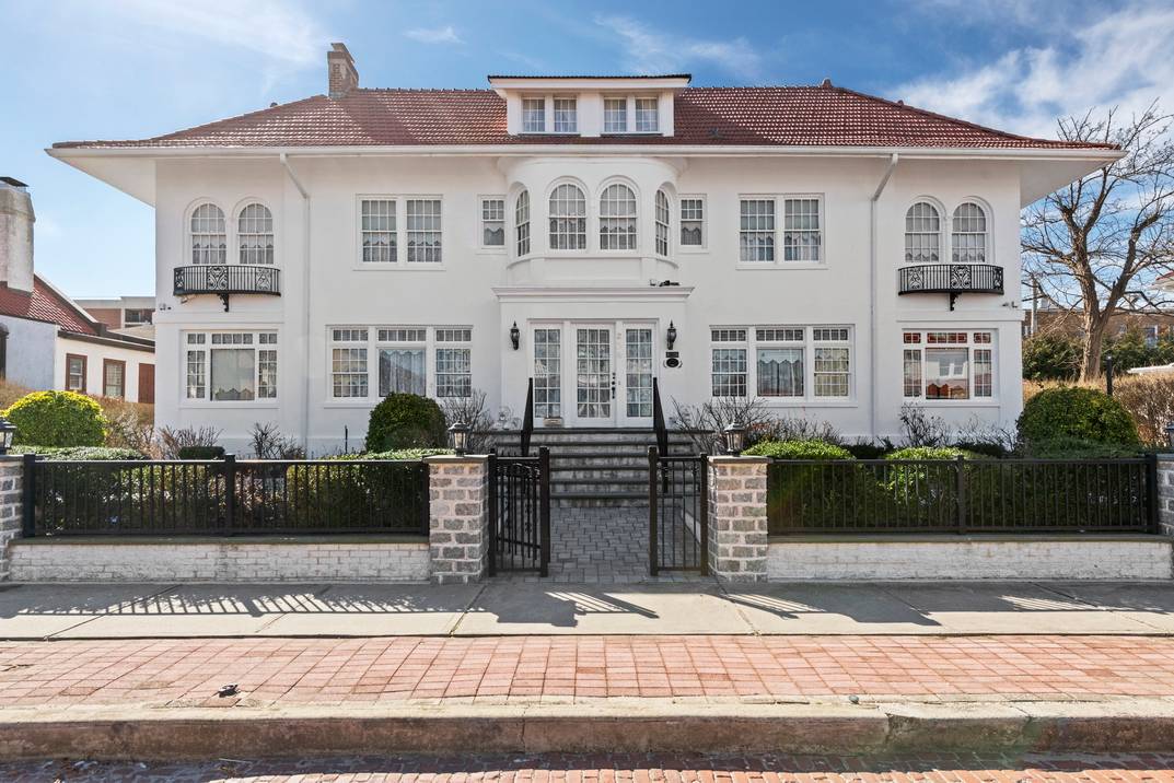 238 WEST PENN STREET, LONG BEACH, NY 11561