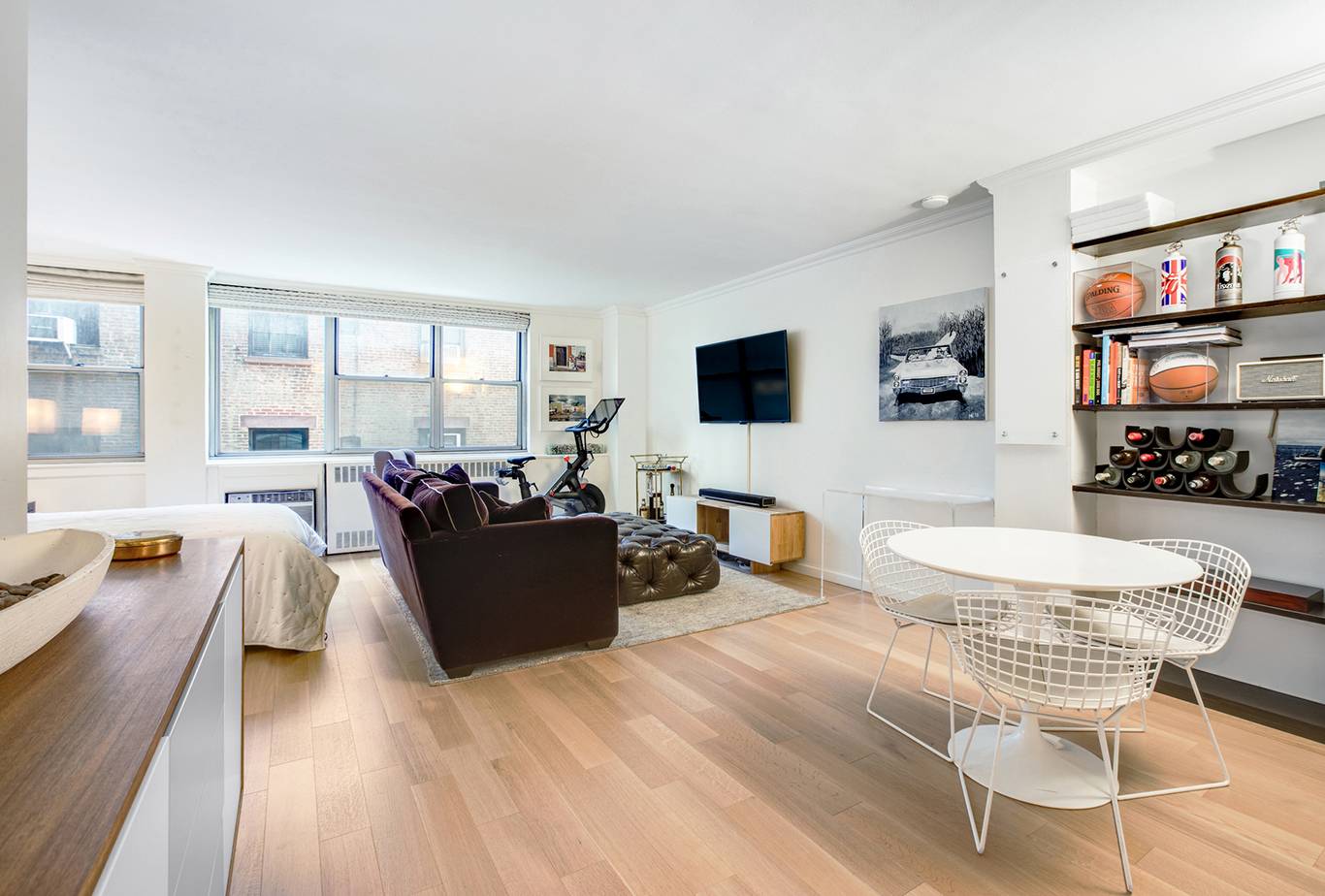 Bright & Spacious Alcove with Key to Gramercy Park! (NO FEE)