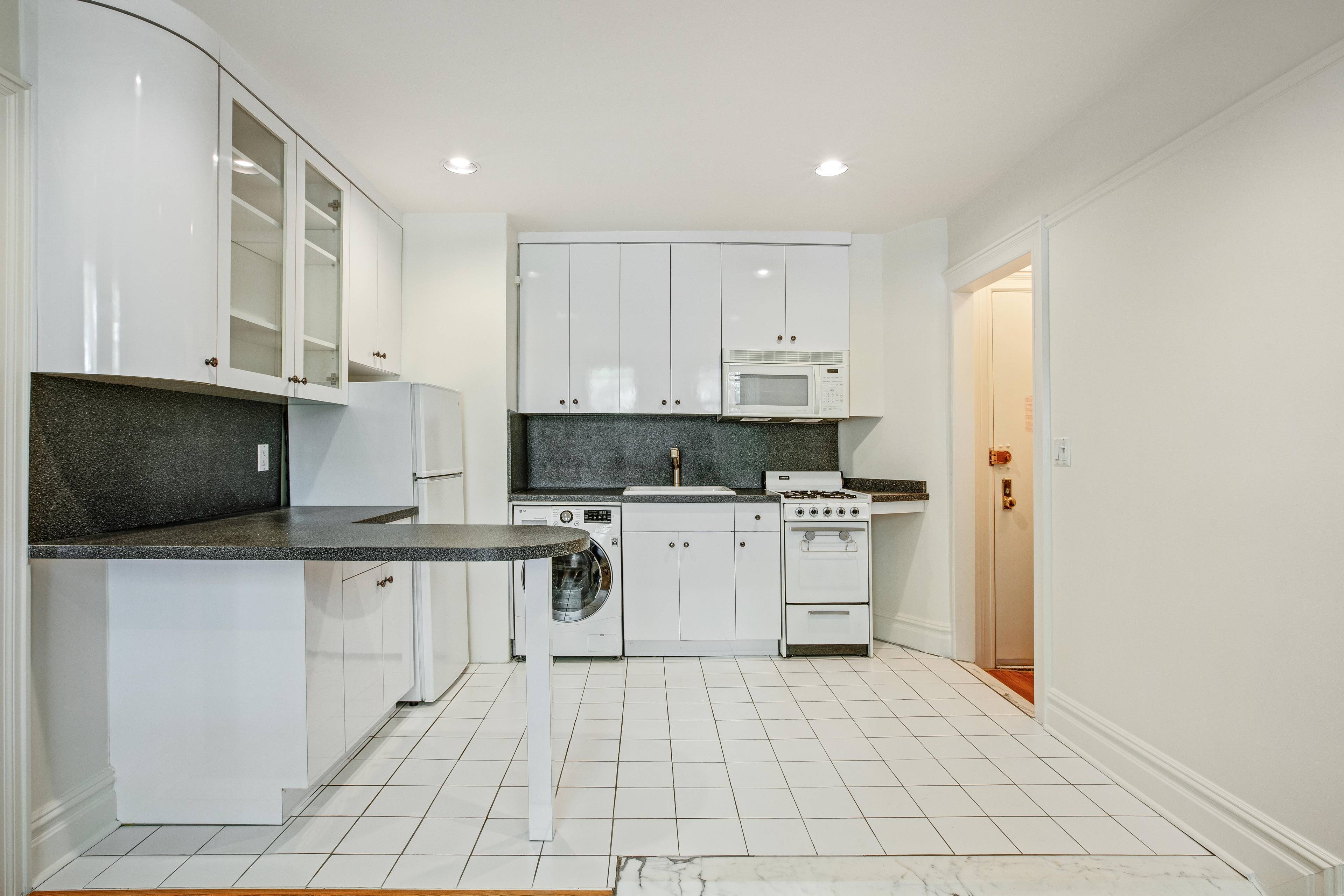 1 Minetta Street Greenwich Village 1 Bedroom! $675K